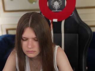 MonikaKiss054