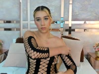 I am a sexy and unfiltered woman who fully enjoys her body, music, and every moment. I love to tease, play, and let passion touch every detail. You