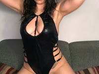 Hello guys!!!! I m soooo excited to be here:*:*:*  I hope to meet nice persons Who want have fun with me!!! I m always happy to make New conections with peoplle and i m open for anything@#:*