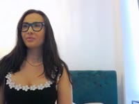 Just a girl who loves good vibes, deep talks and a little bit of fun. Come say hi and let’s get to know each other.