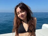 camwhore shaved pussy AinsleyAle