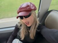 camslut showing pussy CoreneSandavol