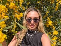 beautiful cam girl DelaineClowerd