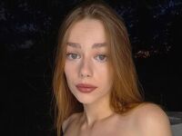 girl cam naked EmilliaFox