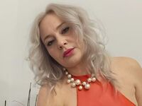 camgirl fingering shaved pussy EmilyLoowe