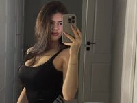 camgirl fingering pussy MellyBerry