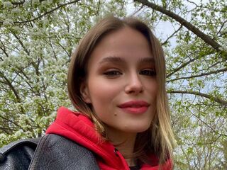 camgirl masturbating with vibrator VeronaBrucker