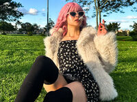 foot worship chatroom SaskiaVellour