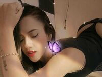 cam girl playing with vibrator AlmaClass