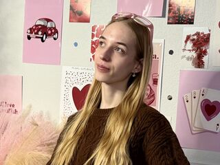 camgirl playing with sextoy AlyssaRingbloom