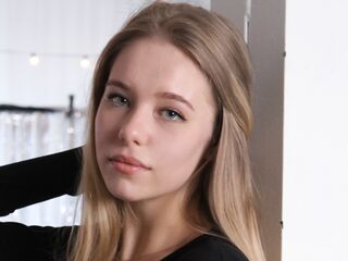 shower web cam AnnetteMajid