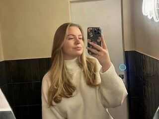 camwhore naked AryaThomas