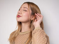 kinky webcam model AuroraMonnet