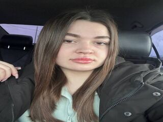cam girl showing tits AvelineMyst