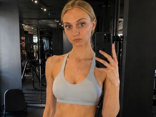 free webcam chat room BeckieGuerro