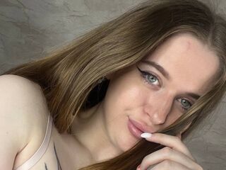 girl showing tits BetanyFoks