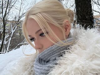 camgirl fingering bald pussy CatheyHolien