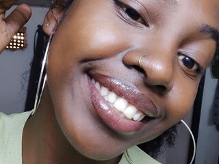 hot livecam CharlottePeters