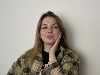 cam girl fingering pussy CherlyMarkes