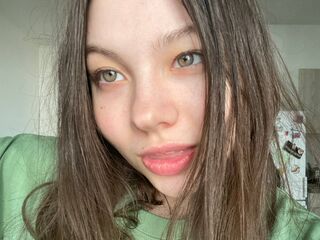 naked girl with webcam masturbating with vibrator ClariceFinton