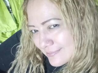 chat room live show ClauMills