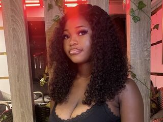 sexy camgirl CreamieNelly