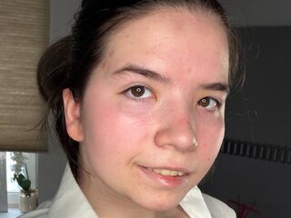 fingering webcam girl DaisyMolen