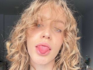 chatroom cam DaniaGanis