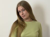 hot cam girl fingering DaphneKinsky