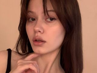 masturbating camgirl DeniseBonnel