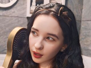 camgirl playing with vibrator EliseGianola