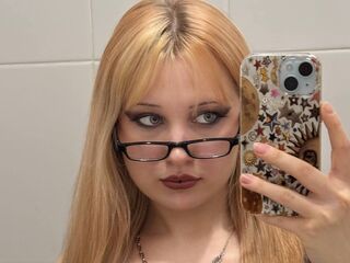 fingering girl EloiseGow