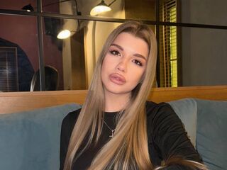 naughty cam girl masturbating EmmyRamsdell