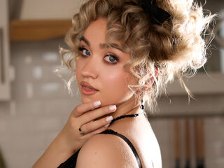 hot girl live cam EvaSoftly