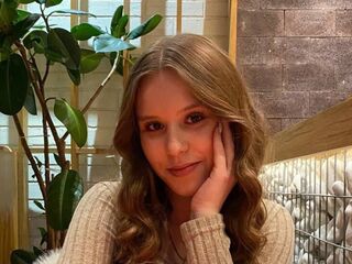 naughty cam girl masturbating with dildo FlorineDazzi