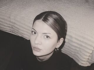topless camgirl GenaBaillargeon