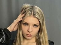 girl topless GlendaLabeau