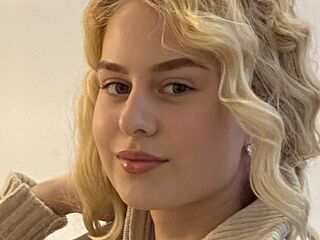 chatrubate cam girl LaniePlewa