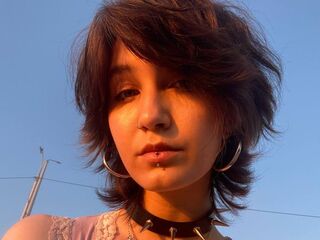 camslut showing tits LatoshaZayicek