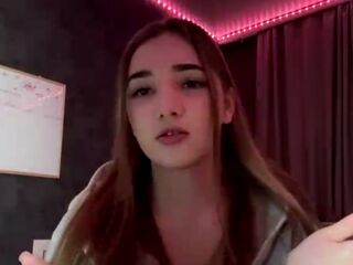 naked girl with webcam masturbating with dildo LaurynKendell