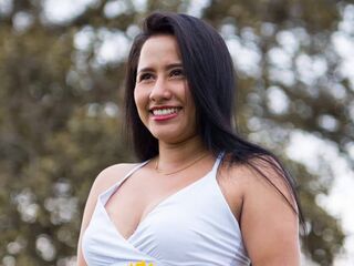 camslut spreading pussy LenaCarther