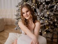 cam girl fingering pussy LiliLohan