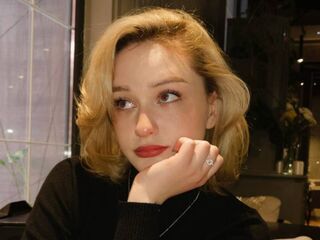 webcamgirl LilithYongi