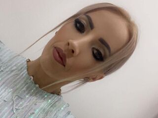 nude webcamgirl photo LillySun