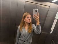 fingering girl cam LizzieIacovino