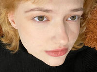 topless camgirl LunaBeans