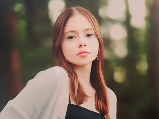 camgirl playing with sextoy MaileKnipe