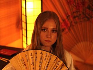 girl MandiKressierer