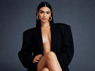 naughty camgirl fingering pussy ManuelaHall