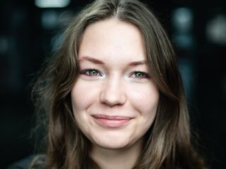 camgirl spreading pussy MargertSpinoza